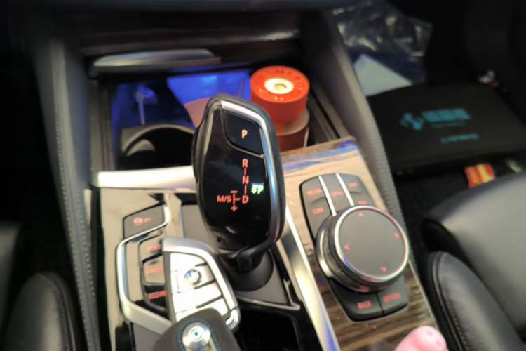 Used BMW 5 Series 2018 530i M Sport Package Gear Lever