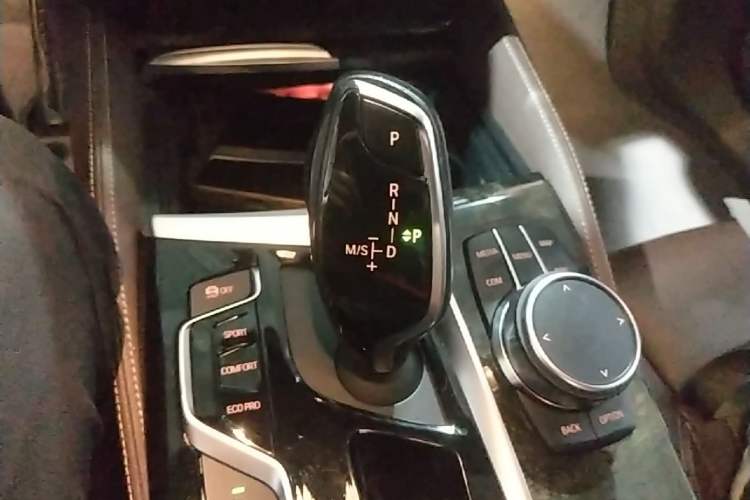 Used BMW 5 Series 2018 540i M Sport Package Gear Lever
