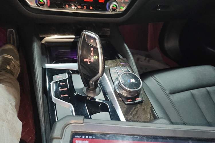 Used BMW 5 Series 2018 525Li M Sport Package Gear Lever
