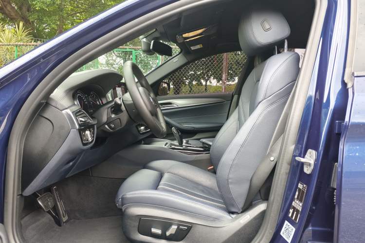 Used BMW 5 Series 2018 525i M Sport Package Interior 1