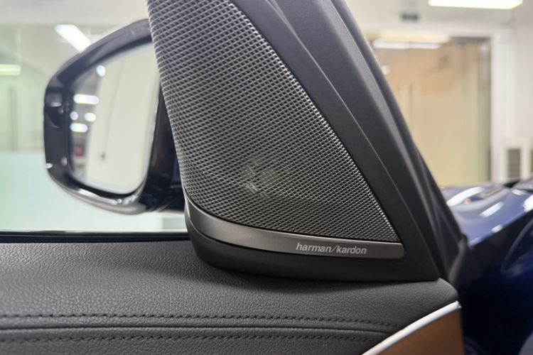 Used BMW 5 Series 2018 540i M Sport Package Interior 1