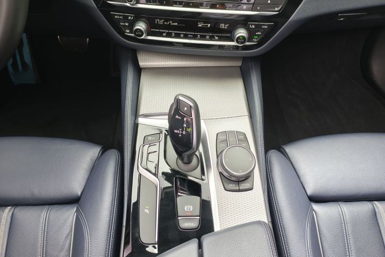 Used BMW 5 Series 2018 525i M Sport Package Interior 12