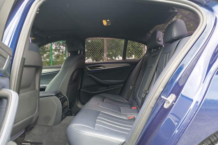 Used BMW 5 Series 2018 525i M Sport Package Interior 2