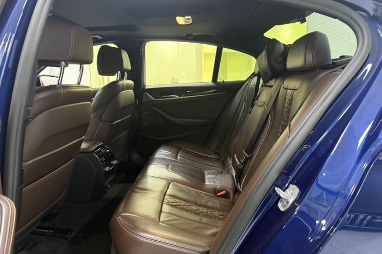 Used BMW 5 Series 2018 540i M Sport Package Interior 5