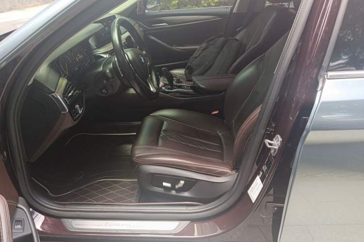 Used BMW 5 Series 2018 Facelifted 530Li xDrive M Sport Package Left Front Seat