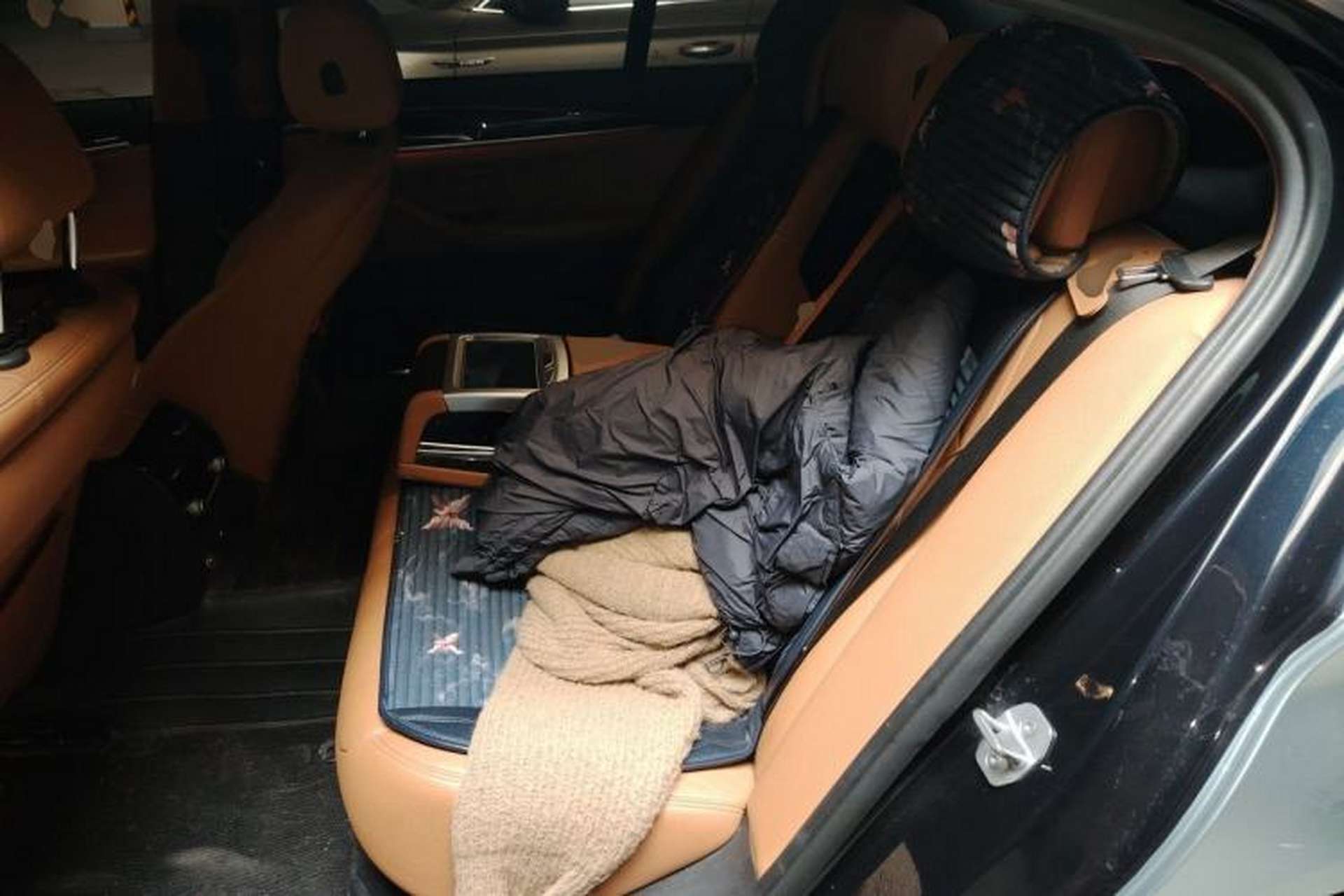 Used BMW 5 Series 2018 Restyled 530Li Luxury Edition M Sport Package Left Rear Seat