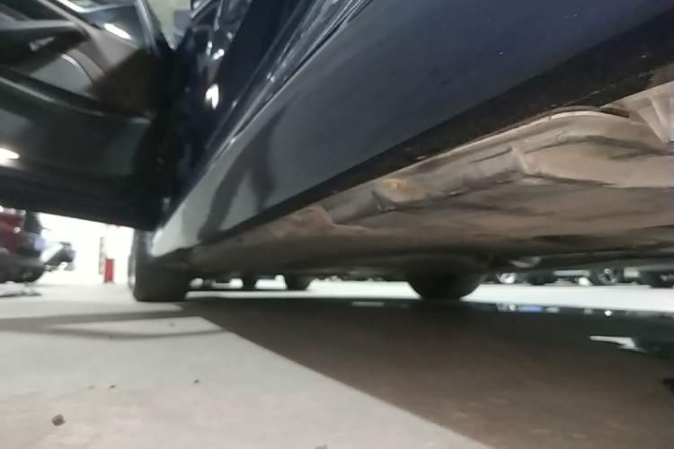 Used BMW 5 Series 2018 540i M Sport Package Left Side Sill