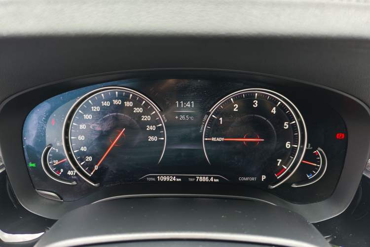 Used BMW 5 Series 2018 525i M Sport Package Odometer Close Up