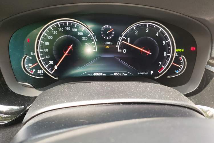 Used BMW 5 Series 2018 525Li M Sport Package Odometer Close Up