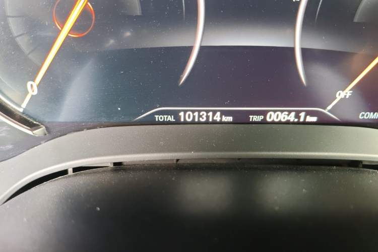 Used BMW 5 Series 2018 Restyled 530Li Leading Edition M Sport Package Odometer Close Up