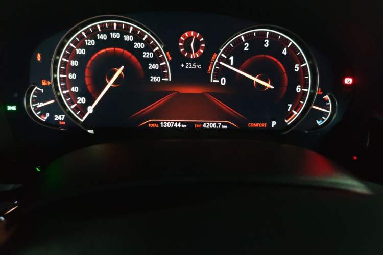 Used BMW 5 Series 2018 530Li Leading Model M Sport Package Odometer Close Up