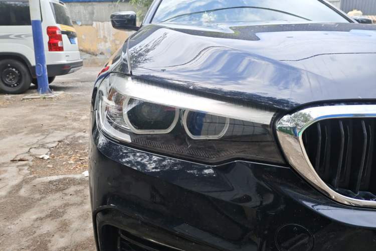 Used BMW 5 Series 2018 Restyled 530Li Leading Edition M Sport Package Right Front Headlight