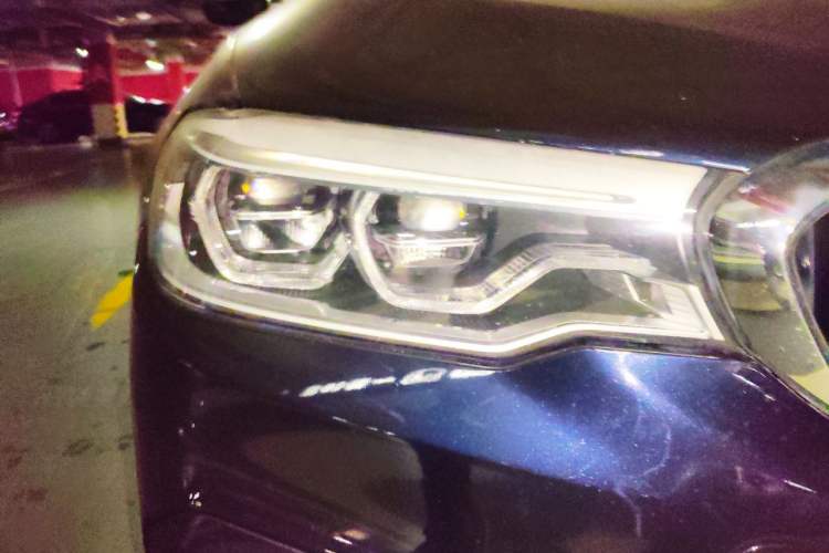 Used BMW 5 Series 2018 Restyled 530Li Leading Edition M Sport Package Right Front Headlight