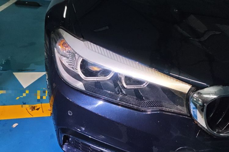 Used BMW 5 Series 2018 530Li Leading Model M Sport Package Right Front Headlight