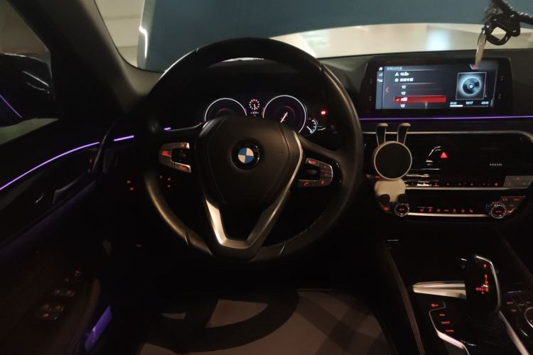 Used BMW 5 Series 2018 525Li Luxury Package Steering Wheel