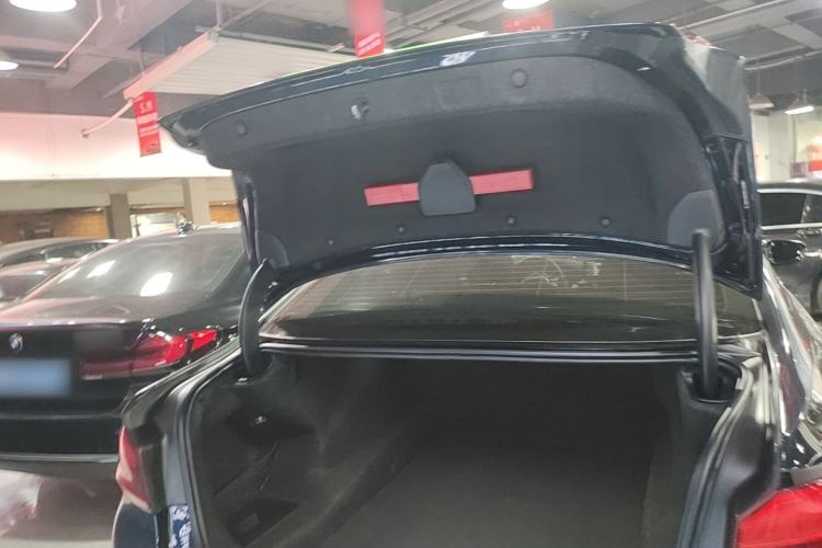 Used BMW 5 Series 2018 525Li M Sport Package Trunk