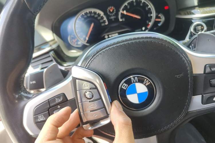 Used BMW 5 Series 2018 530Li xDrive M Sport Package Vehicle Key