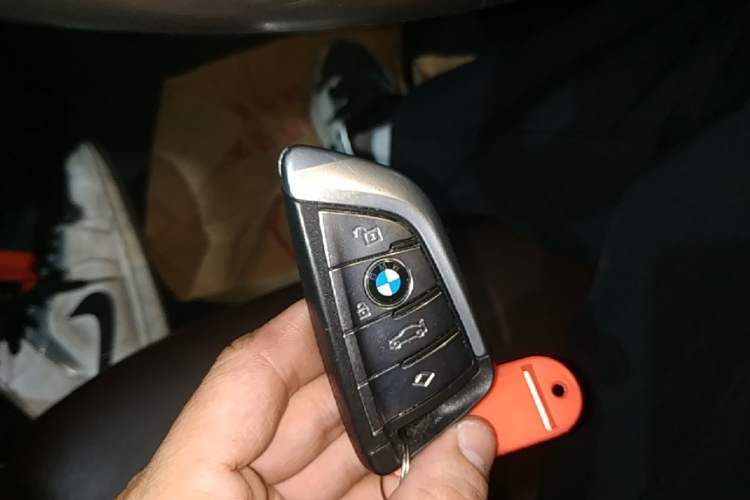 Used BMW 5 Series 2018 540i M Sport Package Vehicle Key