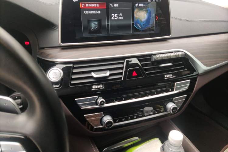 Used BMW 5 Series 2018 Facelifted 530Li xDrive Luxury Package Audio And AC Panel