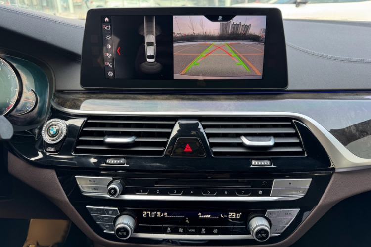 Used BMW 5 Series 2018 525Li M Sport Package Audio And AC Panel