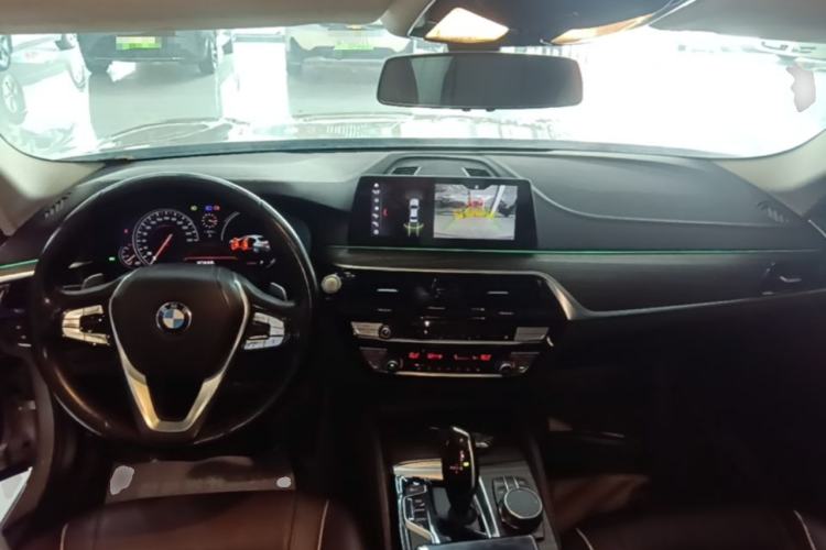 Used BMW 5 Series 2018 Revised Version 530Li Leading Edition Luxury Package Center Console