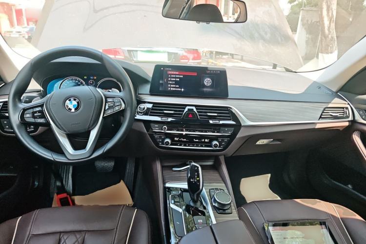 Used BMW 5 Series 2018 530Li Leading Edition Luxury Package Center Console