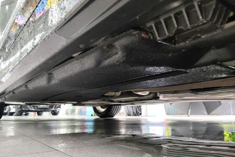Used BMW 5 Series 2018 525Li M Sport Package Chassis Front Right