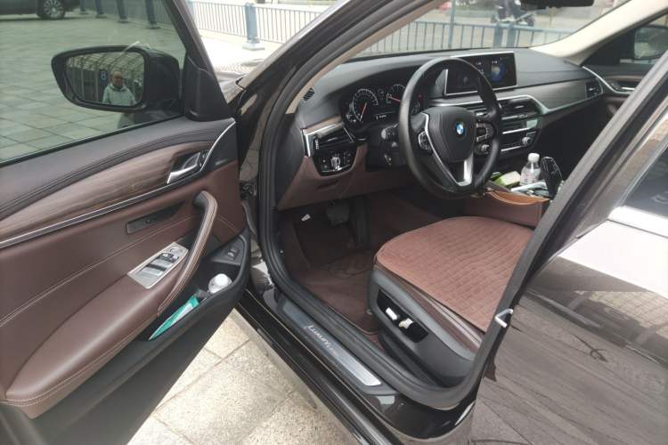 Used BMW 5 Series 2018 Facelifted 530Li xDrive Luxury Package Driver Seat
