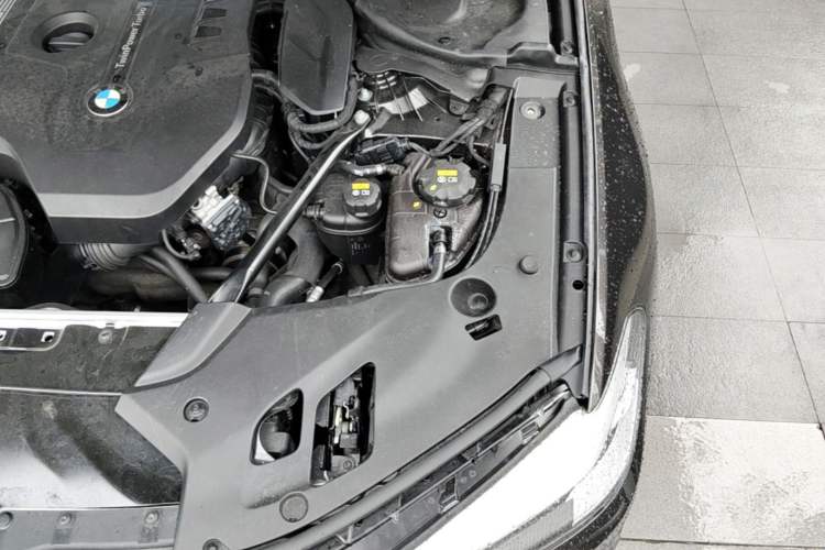 Used BMW 5 Series 2018 525Li M Sport Package Engine Bay Left