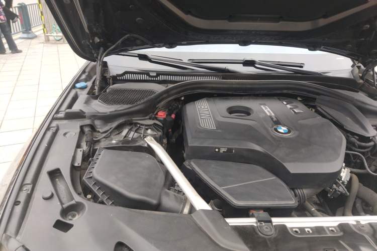 Used BMW 5 Series 2018 Facelifted 530Li xDrive Luxury Package Engine Bay Right