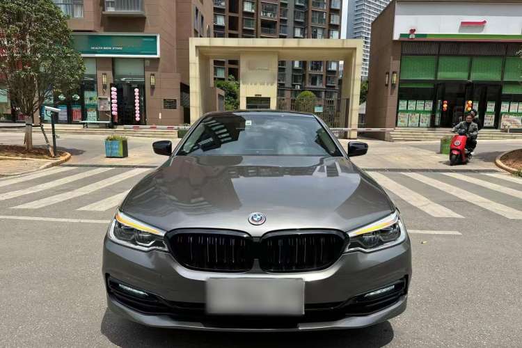 Used BMW 5 Series 2018 Facelifted 530Li xDrive Luxury Package Exterior 1
