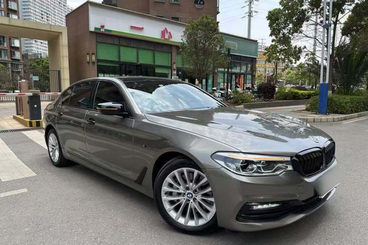 Used BMW 5 Series 2018 Facelifted 530Li xDrive Luxury Package Exterior 2