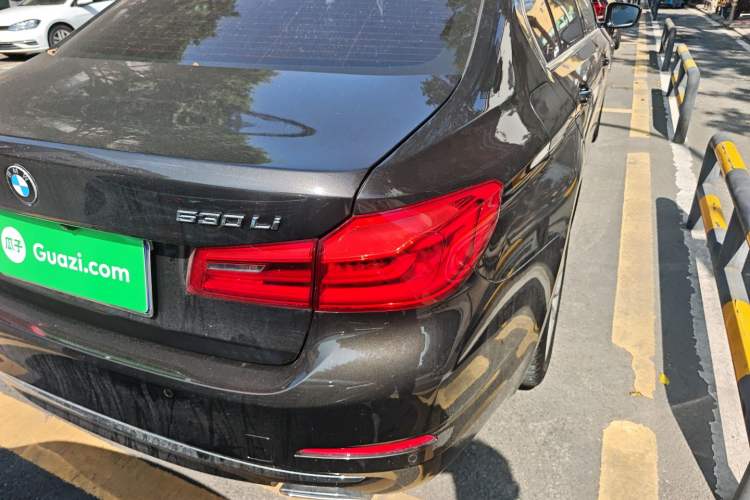 Used BMW 5 Series 2018 530Li Leading Edition Luxury Package Exterior 3