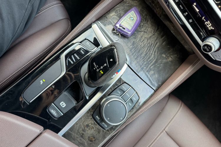 Used BMW 5 Series 2018 525Li M Sport Package Gear Lever