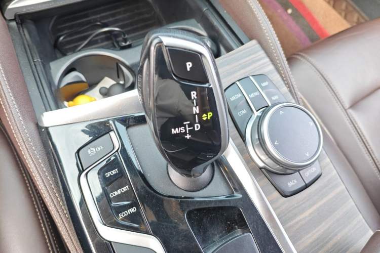 Used BMW 5 Series 2018 Revised Version 530Li Leading Edition Luxury Package Gear Lever