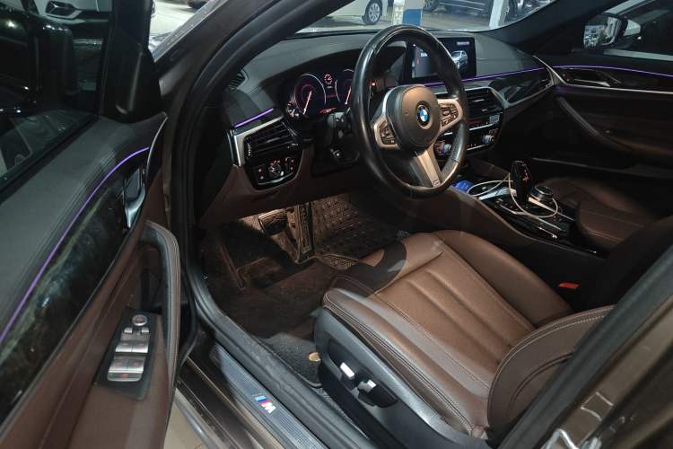 Used BMW 5 Series 2018 525Li M Sport Package Interior 1