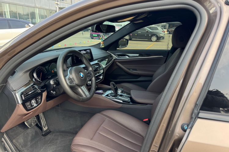 Used BMW 5 Series 2018 525Li M Sport Package Interior 1