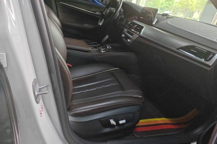 Used BMW 5 Series 2018 Facelifted 530Li xDrive Luxury Package Interior 1