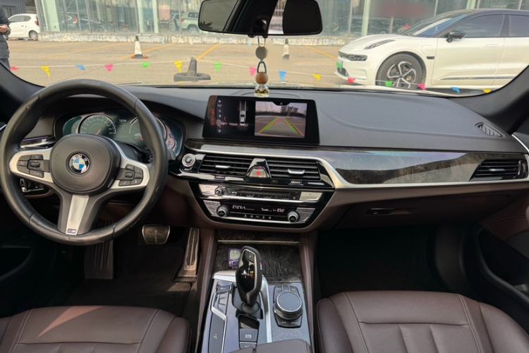 Used BMW 5 Series 2018 525Li M Sport Package Interior 3