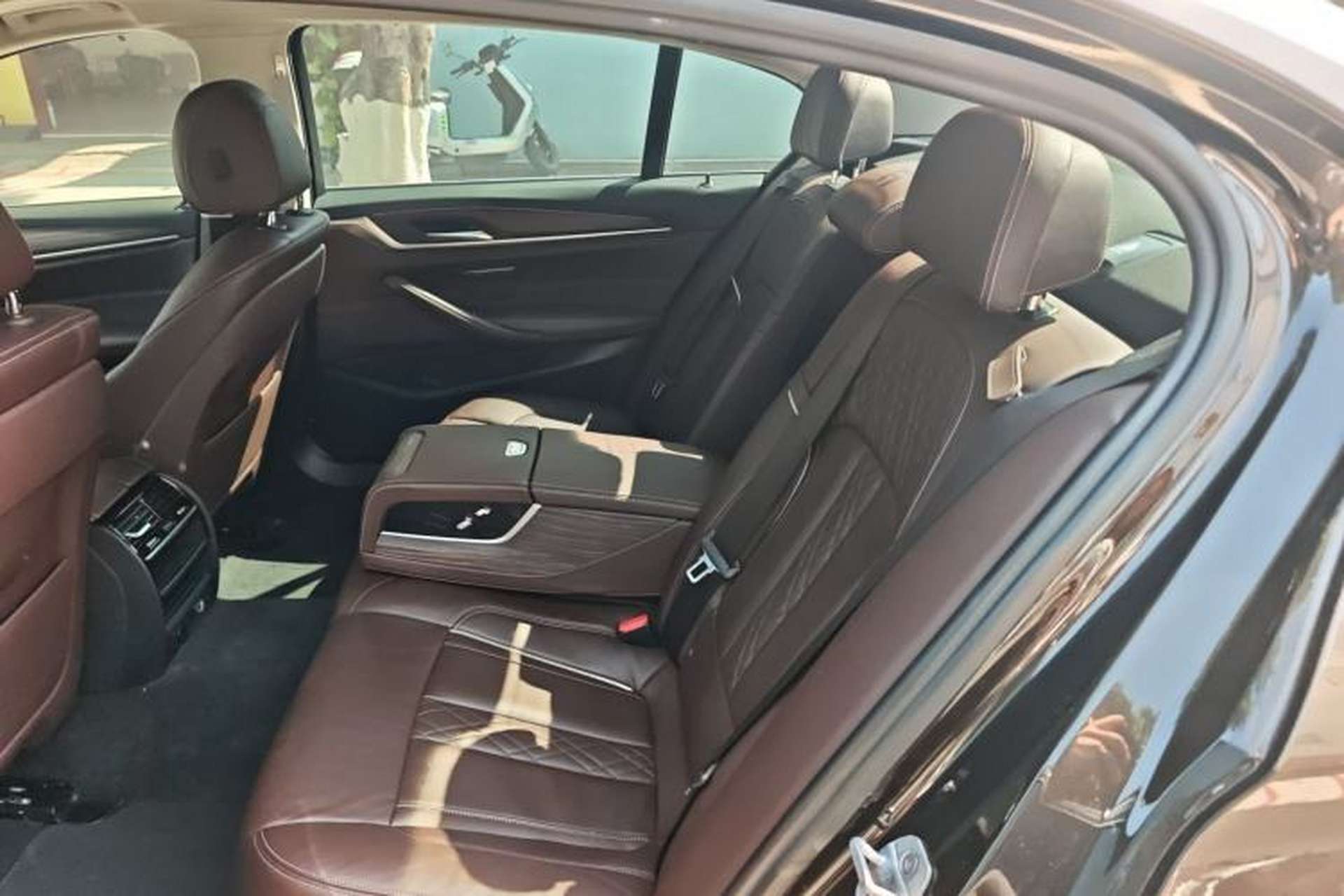 Used BMW 5 Series 2018 530Li Leading Edition Luxury Package Left Rear Seat
