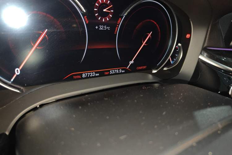 Used BMW 5 Series 2018 525Li M Sport Package Odometer Close Up