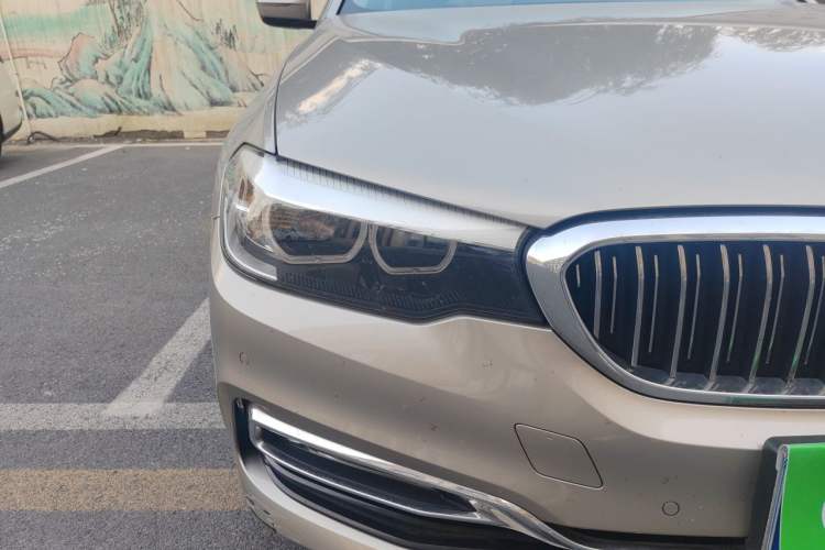Used BMW 5 Series 2018 530Li xDrive Luxury Package Right Front Headlight
