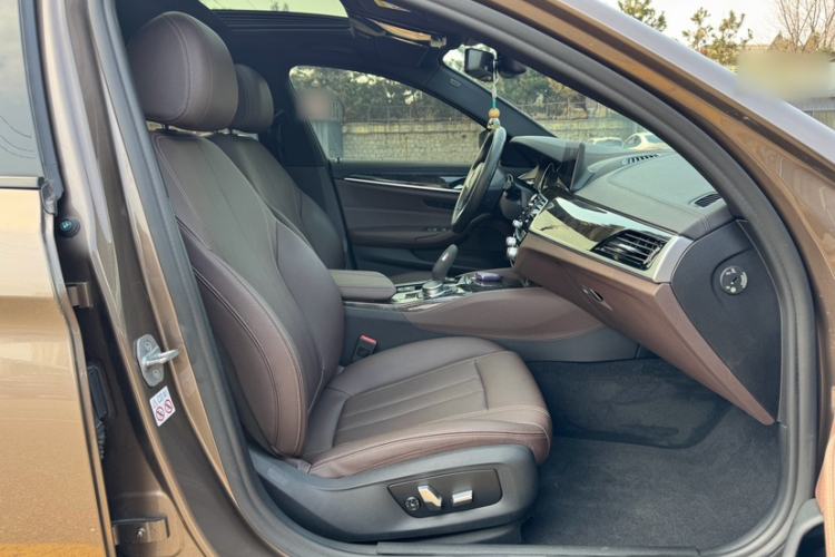 Used BMW 5 Series 2018 525Li M Sport Package Right Front Seat