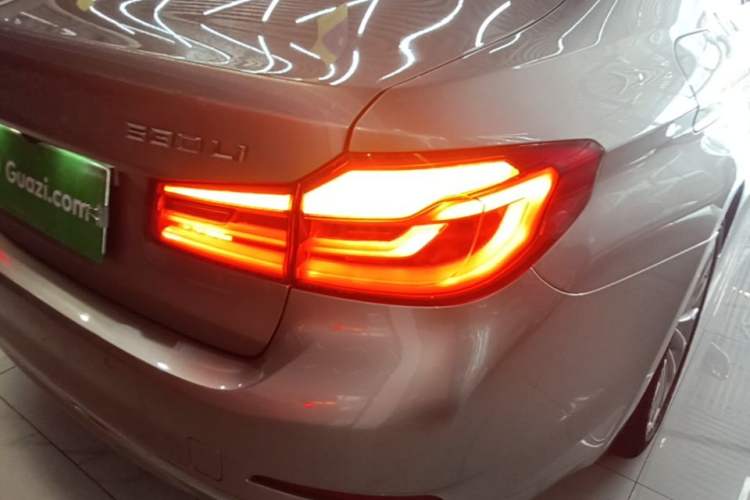 Used BMW 5 Series 2018 Revised Version 530Li Leading Edition Luxury Package Right Rear Taillight