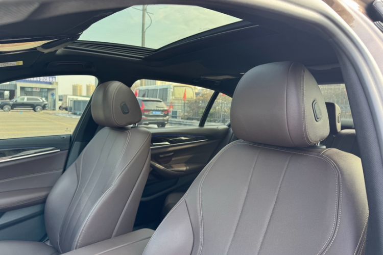 Used BMW 5 Series 2018 525Li M Sport Package Roof