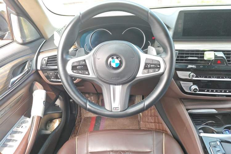 Used BMW 5 Series 2018 Revised Version 530Li Leading Edition Luxury Package Steering Wheel