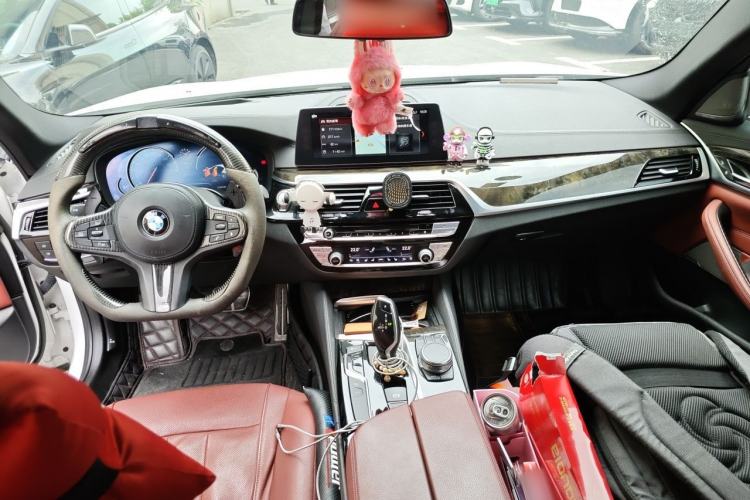 Used BMW 5 Series 2018 Restyled 530Li Luxury Edition M Sport Package Center Console