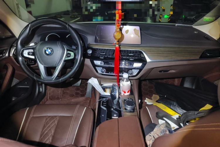 Used BMW 5 Series 2018 530Li Leading Edition Luxury Package Center Console