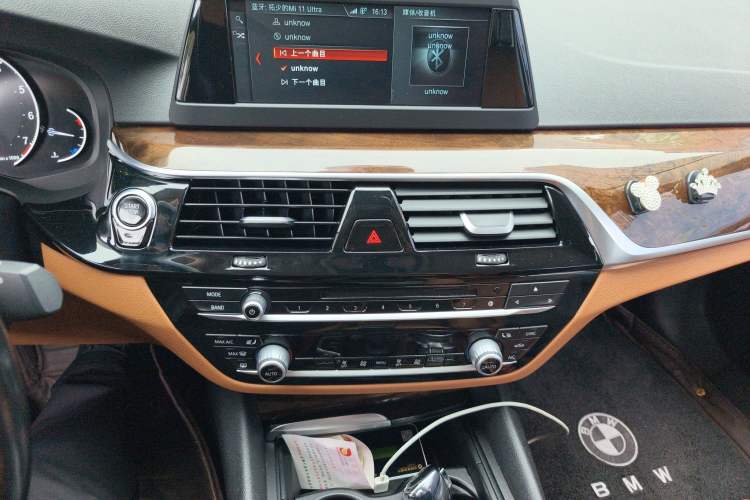 Used BMW 5 Series 2018 528Li Launch Special Edition Audio And AC Panel