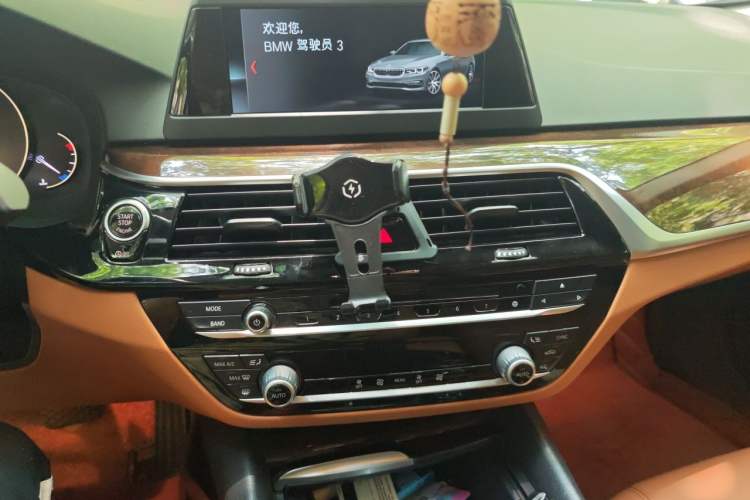 Used BMW 5 Series 2018 528Li Launch Special Edition Audio And AC Panel